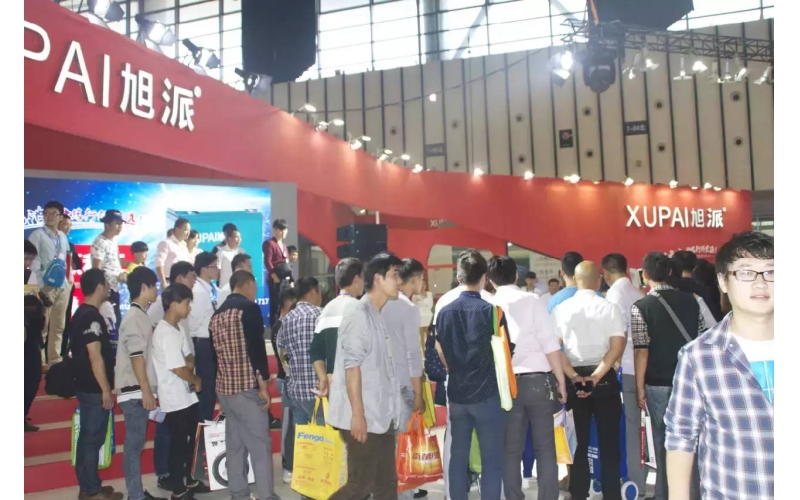 人！從！眾！2015南京展開展第一天，旭派展臺除了人還是人！